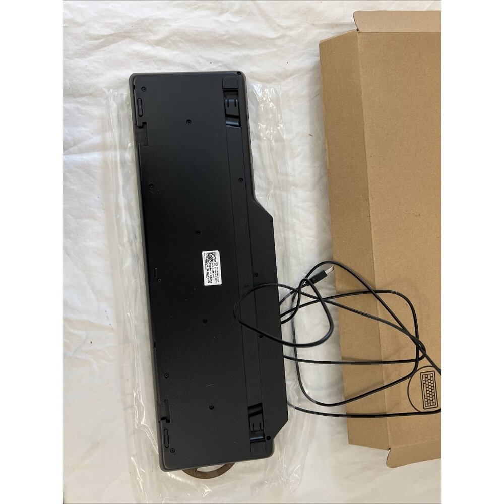 Dell Wired Keyboard Model 02FVXN Black USB Compact Design - Picture 4 of 7